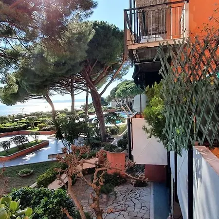 Enchanting Flat With Sea View And Pool In ארנצאנו